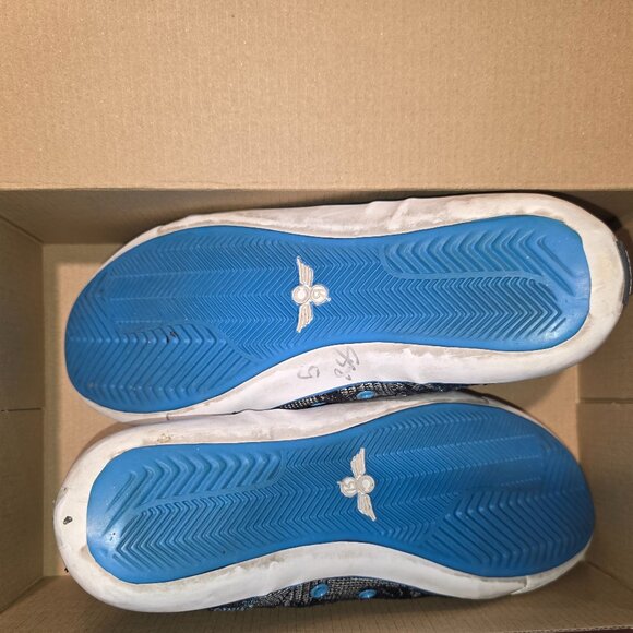 CR Black Lace Hightops - Picture 3 of 3